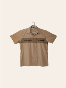 Utility-Inspired Brown Short-Sleeve Button-Up Shirt - Image 3