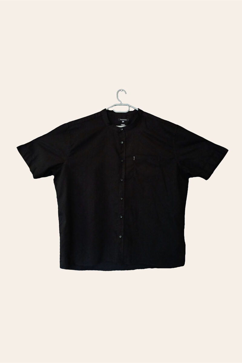 Minimalist Black Mandarin Collar Shirt – Short Sleeve Button-Down